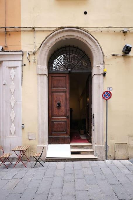 Lussuoso Appartamento Nel Cuore Del Centro Storico Bologna Bagian luar foto