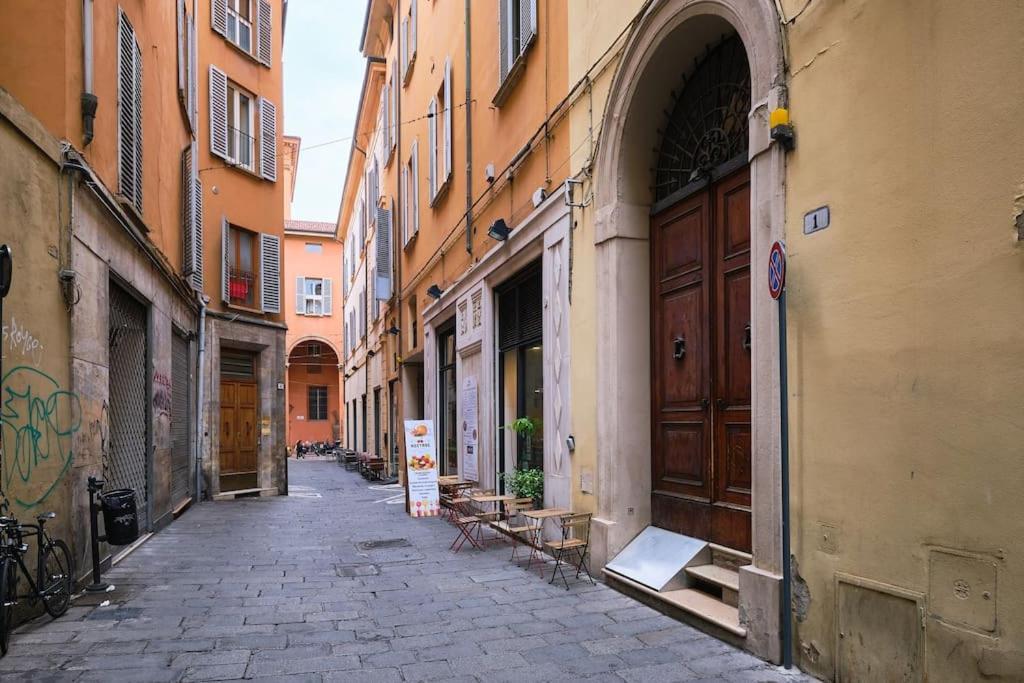 Lussuoso Appartamento Nel Cuore Del Centro Storico Bologna Bagian luar foto